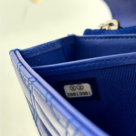 CHANEL MATELASSE LONG WALLET - Picture 9 of 11